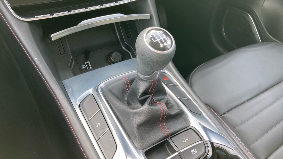 MG HS 1.5 T-GDI Exclusive 5dr Petrol Hatchback - Image 13