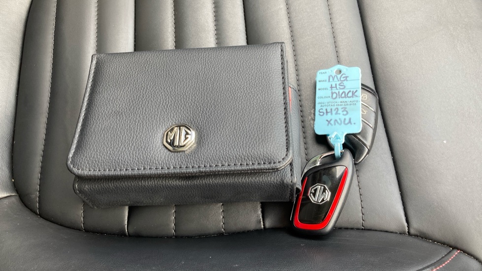 MG HS 1.5 T-GDI Exclusive 5dr Petrol Hatchback - Image 19