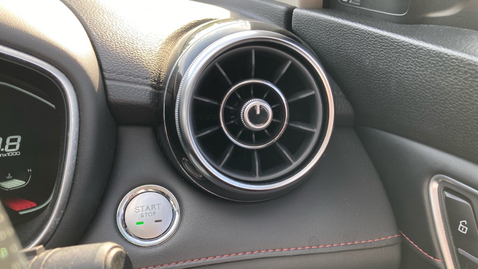 MG HS 1.5 T-GDI Exclusive 5dr Petrol Hatchback - Image 25