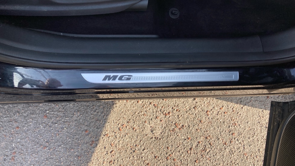 MG HS 1.5 T-GDI Exclusive 5dr Petrol Hatchback - Image 29