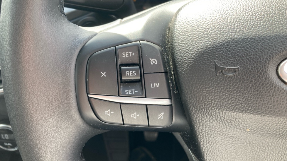 Ford Kuga 1.5 EcoBoost 150 Titanium Edition 5dr Petrol Estate - Image 21
