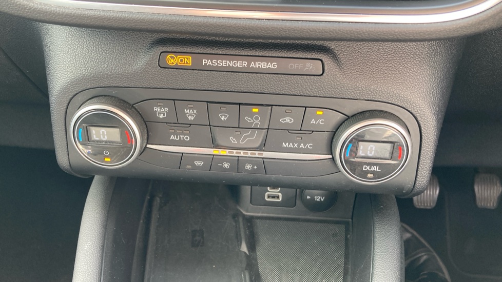 Ford Kuga 1.5 EcoBoost 150 Titanium Edition 5dr Petrol Estate - Image 23