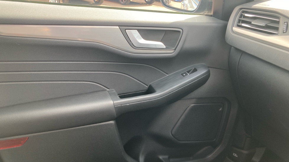 Ford Kuga 1.5 EcoBoost 150 Titanium Edition 5dr Petrol Estate - Image 26