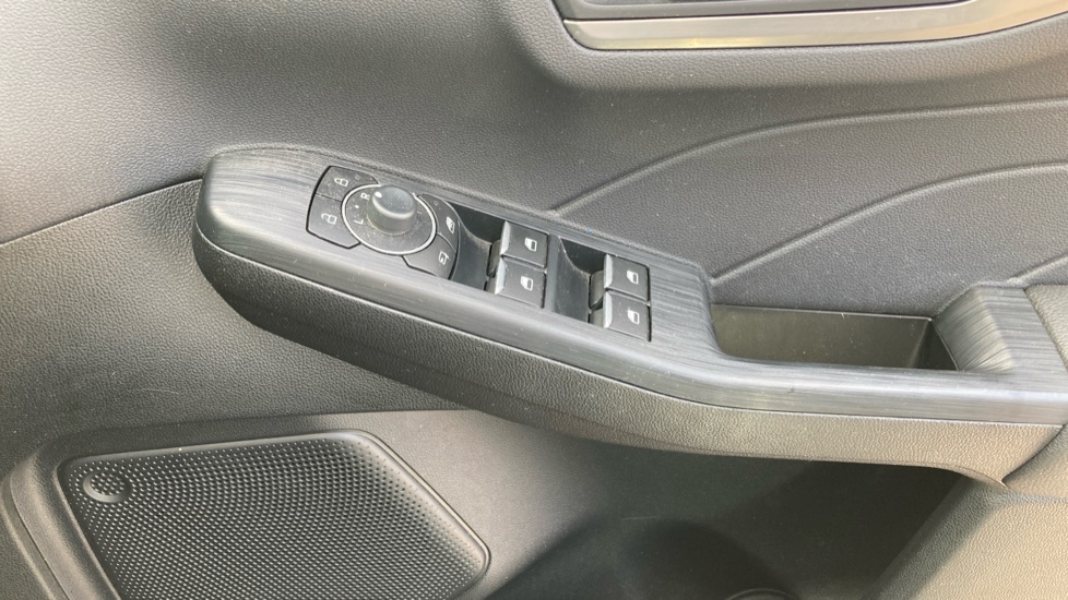 Ford Kuga 1.5 EcoBoost 150 Titanium Edition 5dr Petrol Estate - Image 27