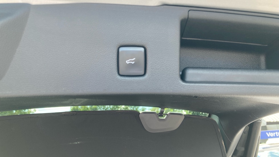 Ford Kuga 1.5 EcoBoost 150 Titanium Edition 5dr Petrol Estate - Image 38