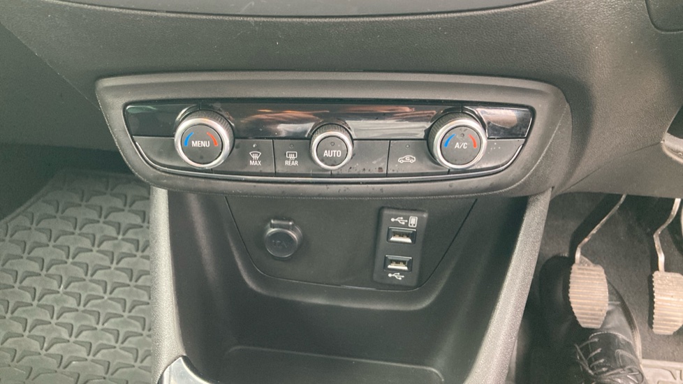 Vauxhall Crossland X 1.2 [83] Elite Nav 5dr Petrol Hatchback - Image 20