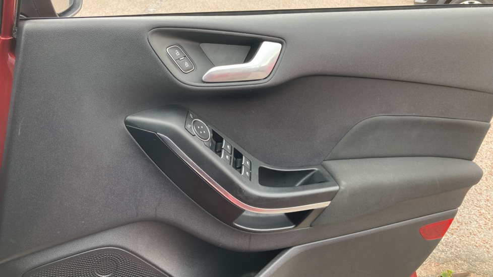 Ford Fiesta 1.0 EcoBoost Hybrid mHEV 155 ST-Line Edition 5dr Petrol Hatchback - Image 23