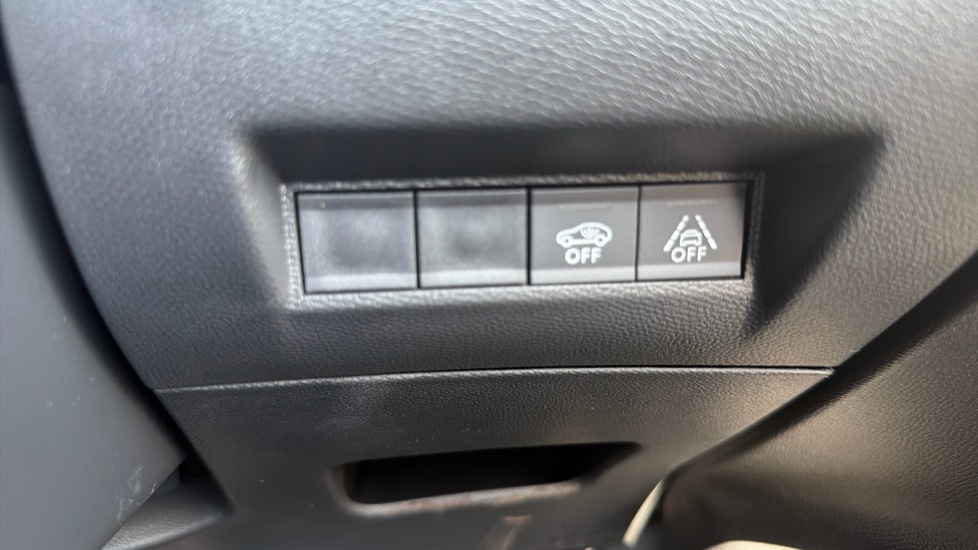 Peugeot 2008 1.2 PureTech 130 GT 5dr EAT8 Petrol Estate - Image 26