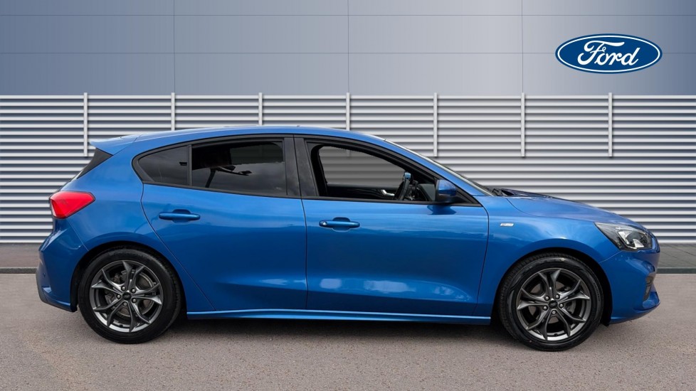 Ford Focus 1.0 EcoBoost 125 ST-Line 5dr Petrol Hatchback - Image 5