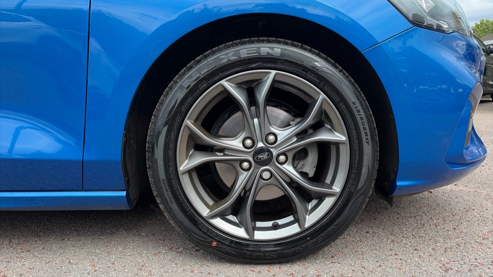 Ford Focus 1.0 EcoBoost 125 ST-Line 5dr Petrol Hatchback - Image 7