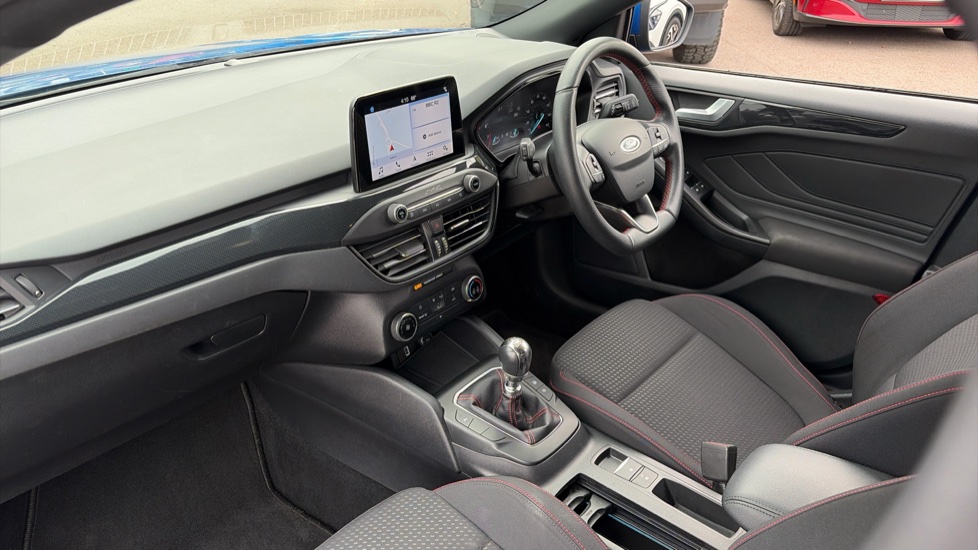 Ford Focus 1.0 EcoBoost 125 ST-Line 5dr Petrol Hatchback - Image 9