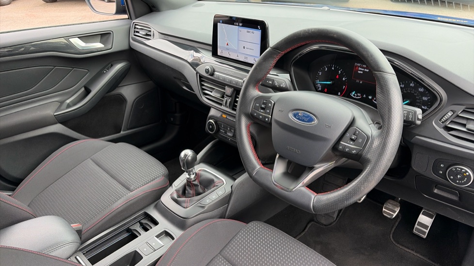 Ford Focus 1.0 EcoBoost 125 ST-Line 5dr Petrol Hatchback - Image 11