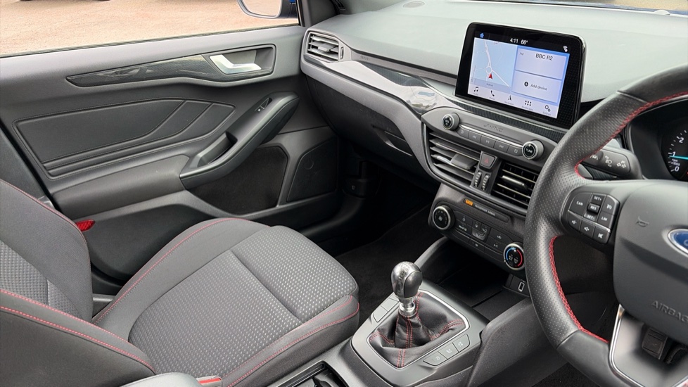 Ford Focus 1.0 EcoBoost 125 ST-Line 5dr Petrol Hatchback - Image 14