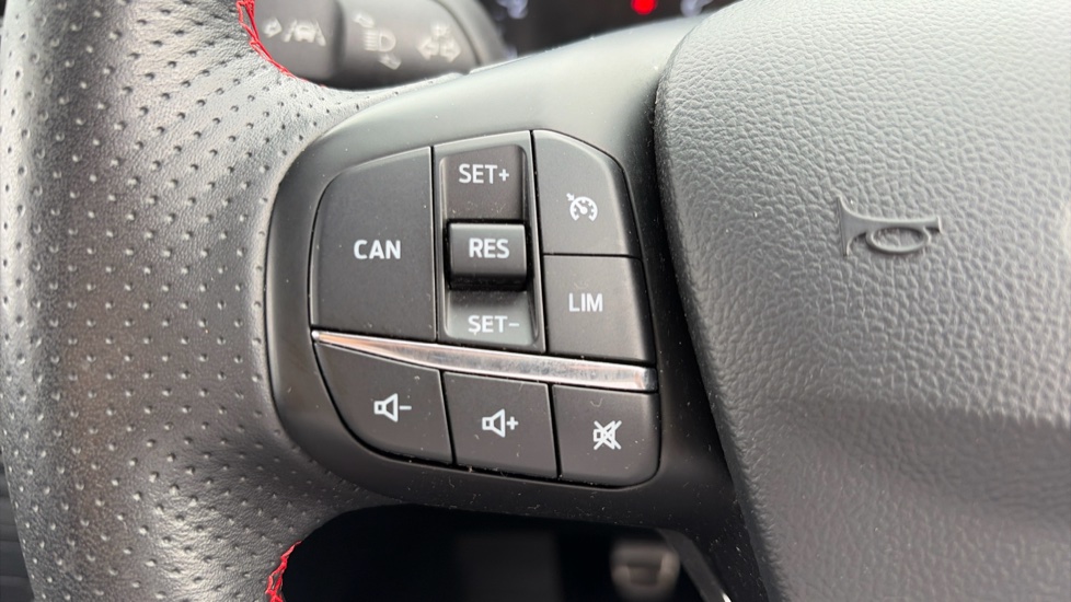 Ford Focus 1.0 EcoBoost 125 ST-Line 5dr Petrol Hatchback - Image 21