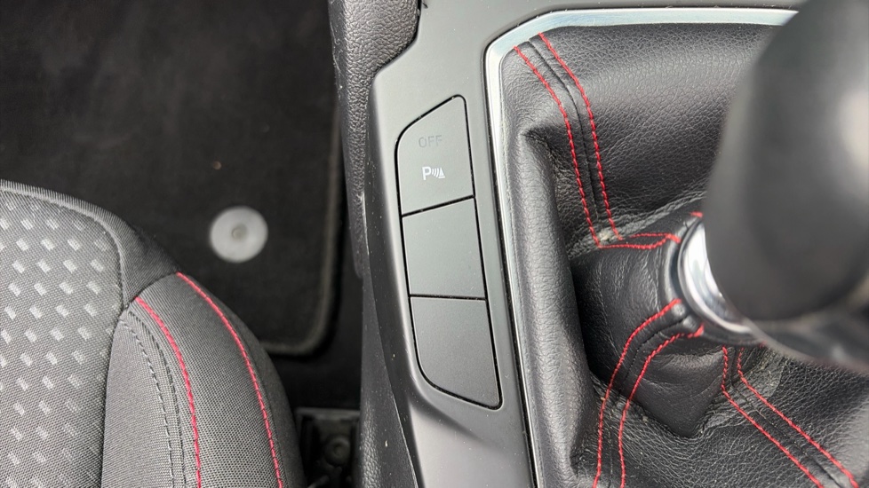 Ford Focus 1.0 EcoBoost 125 ST-Line 5dr Petrol Hatchback - Image 28