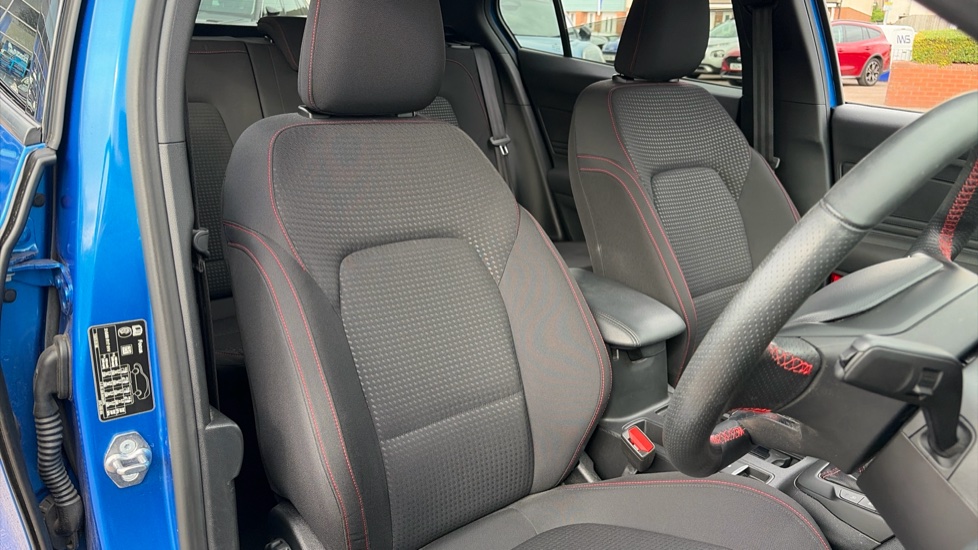 Ford Focus 1.0 EcoBoost 125 ST-Line 5dr Petrol Hatchback - Image 37