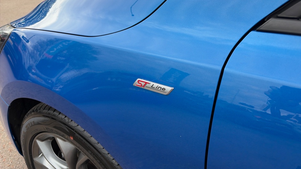 Ford Focus 1.0 EcoBoost 125 ST-Line 5dr Petrol Hatchback - Image 41