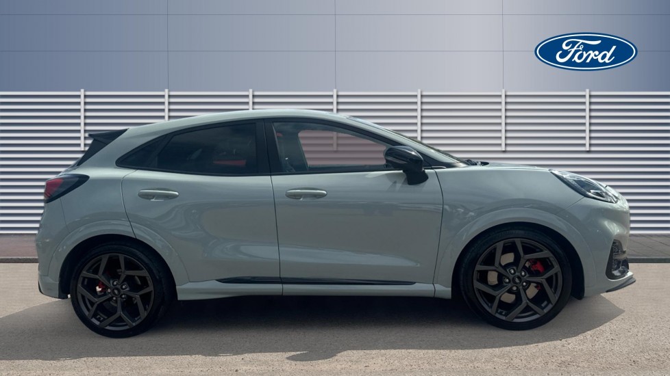 Ford Puma ST 1.0 EcoBoost Hybrid mHEV 170 ST 5dr DCT Petrol Hatchback - Image 5