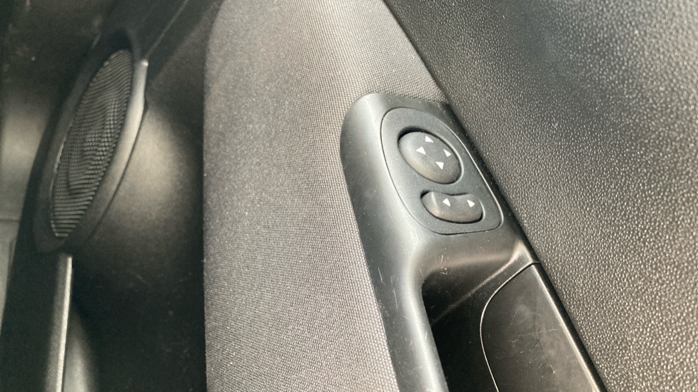 Fiat 500 1.0 Mild Hybrid Top 3dr Petrol Hatchback - Image 34