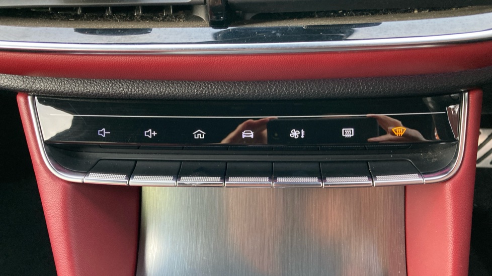 MG HS 1.5 T-GDI Trophy 5dr DCT Petrol Hatchback - Image 24
