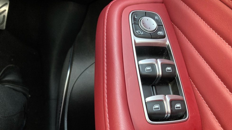MG HS 1.5 T-GDI Trophy 5dr DCT Petrol Hatchback - Image 35