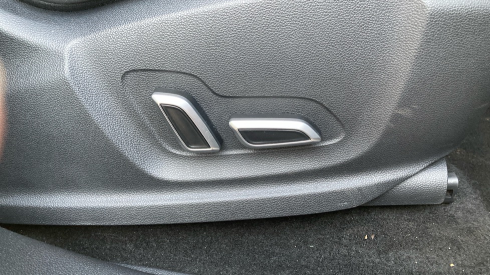 MG HS 1.5 T-GDI Trophy 5dr DCT Petrol Hatchback - Image 37