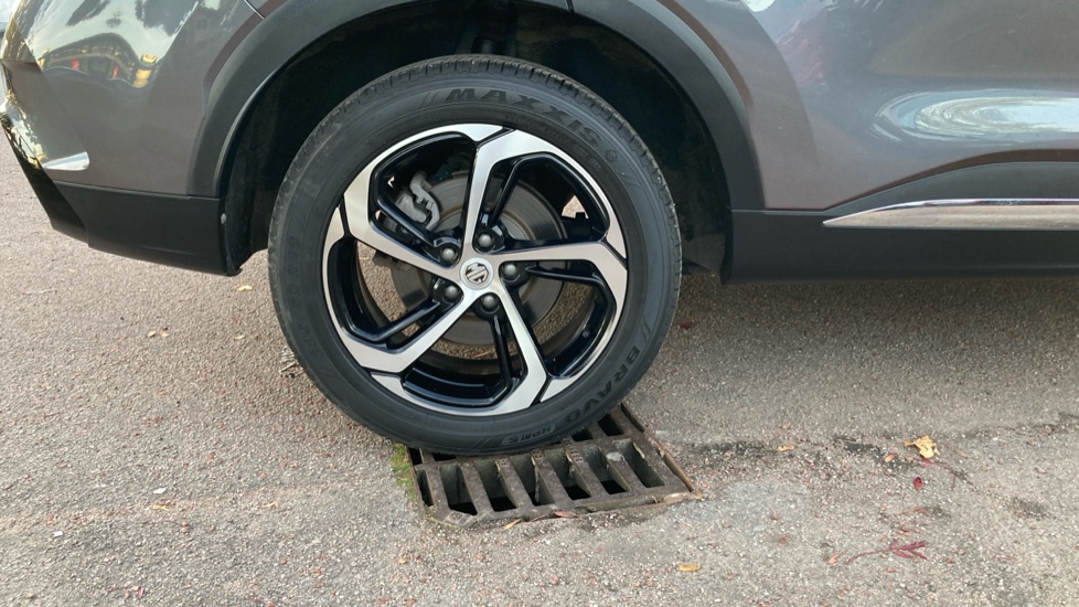 MG HS 1.5 T-GDI Trophy 5dr DCT Petrol Hatchback - Image 42
