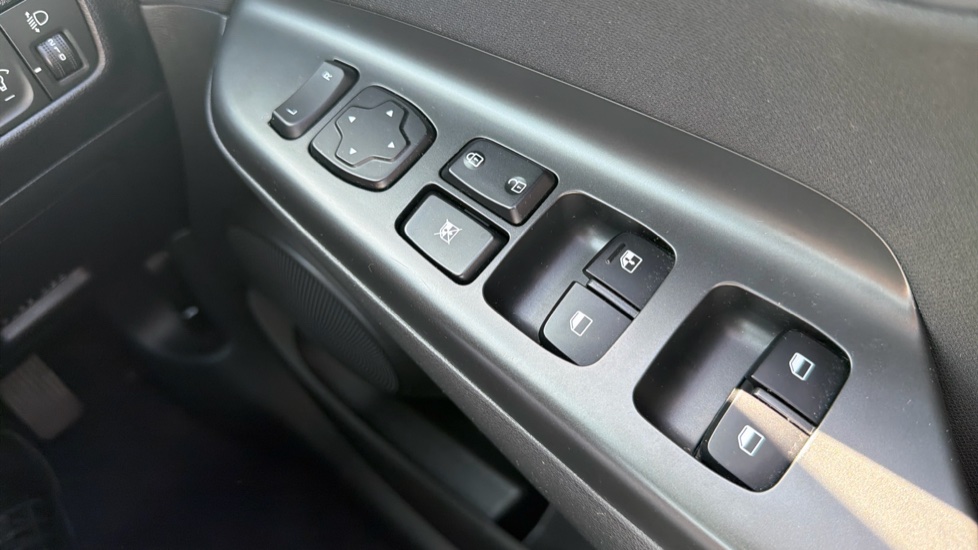 Hyundai KONA 1.0 TGDi 48V MHEV SE Connect 5dr Petrol Hatchback - Image 24
