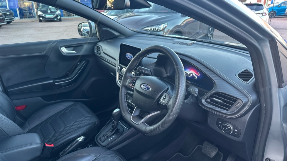 Ford Puma 1.0 EcoBoost Hybr mHEV 155 ST-Line Vignale 5dr DCT Petrol Hatchback - Image 11