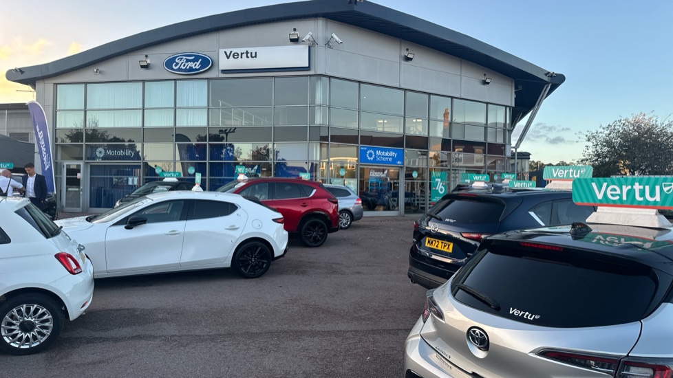 Ford Puma 1.0 EcoBoost Hybr mHEV 155 ST-Line Vignale 5dr DCT Petrol Hatchback - Image 44