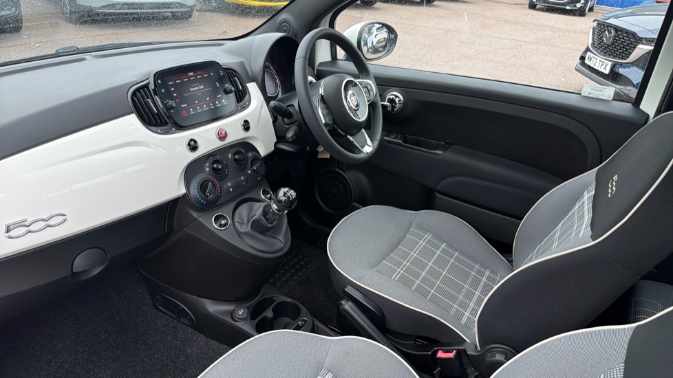 Fiat 500 1.0 Mild Hybrid Lounge 3dr Petrol Hatchback - Image 9
