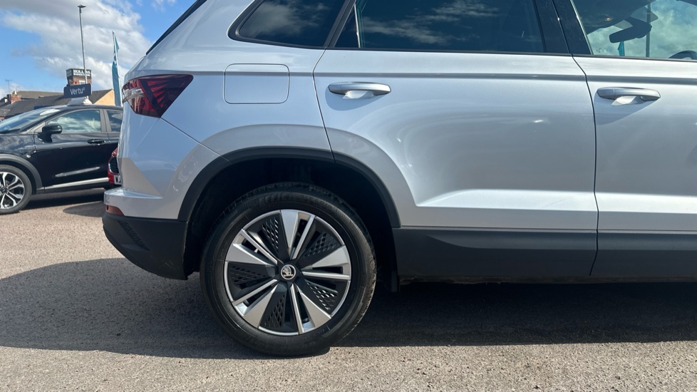 Skoda Karoq 1.5 TSI SE Drive 5dr DSG Petrol Estate - Image 7