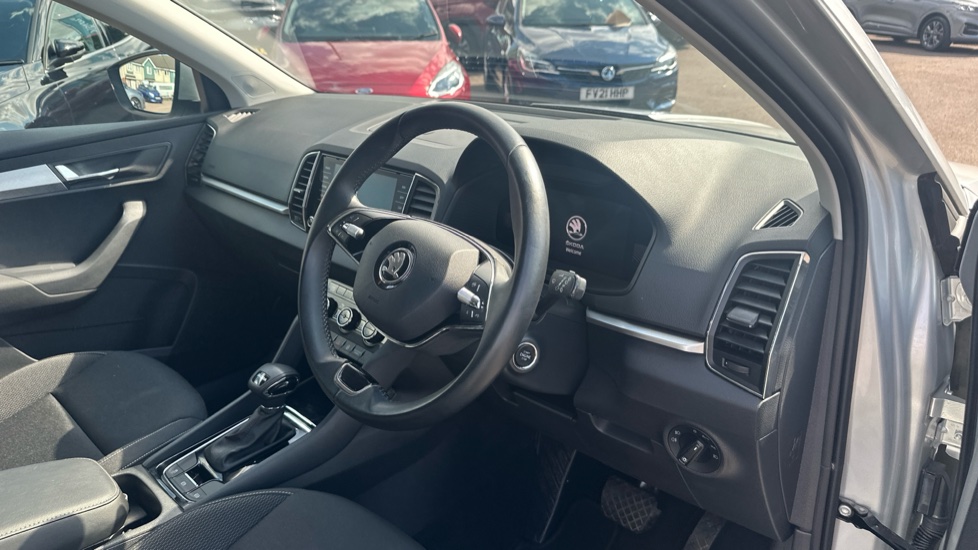 Skoda Karoq 1.5 TSI SE Drive 5dr DSG Petrol Estate - Image 11