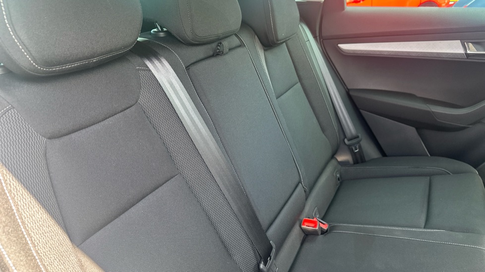 Skoda Karoq 1.5 TSI SE Drive 5dr DSG Petrol Estate - Image 15