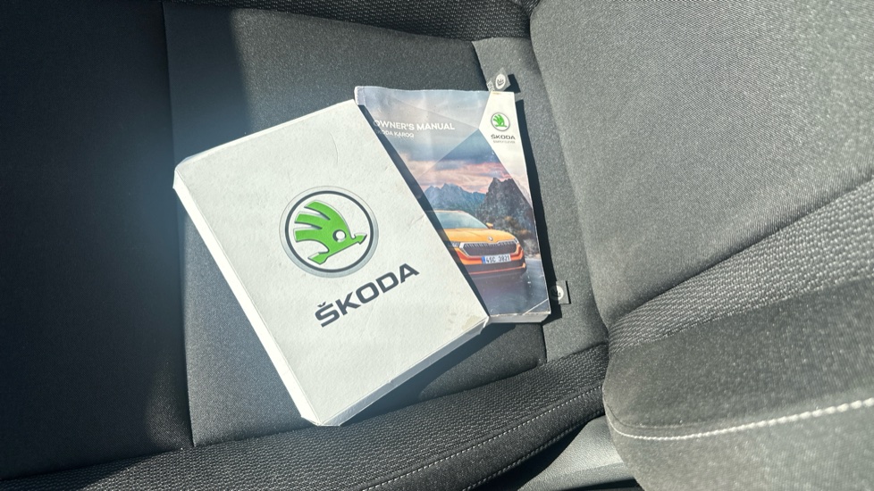 Skoda Karoq 1.5 TSI SE Drive 5dr DSG Petrol Estate - Image 19