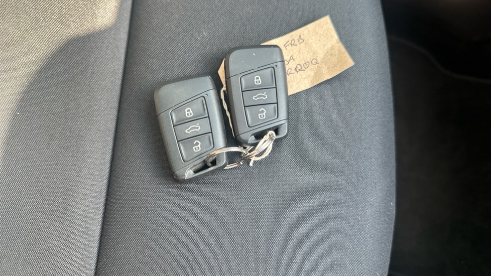 Skoda Karoq 1.5 TSI SE Drive 5dr DSG Petrol Estate - Image 20