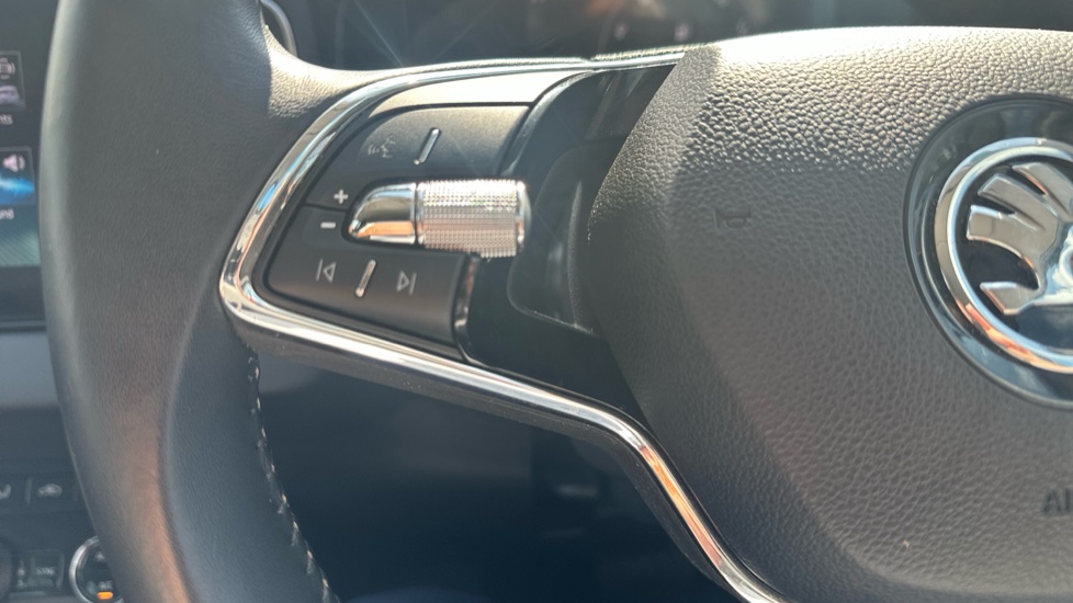 Skoda Karoq 1.5 TSI SE Drive 5dr DSG Petrol Estate - Image 31