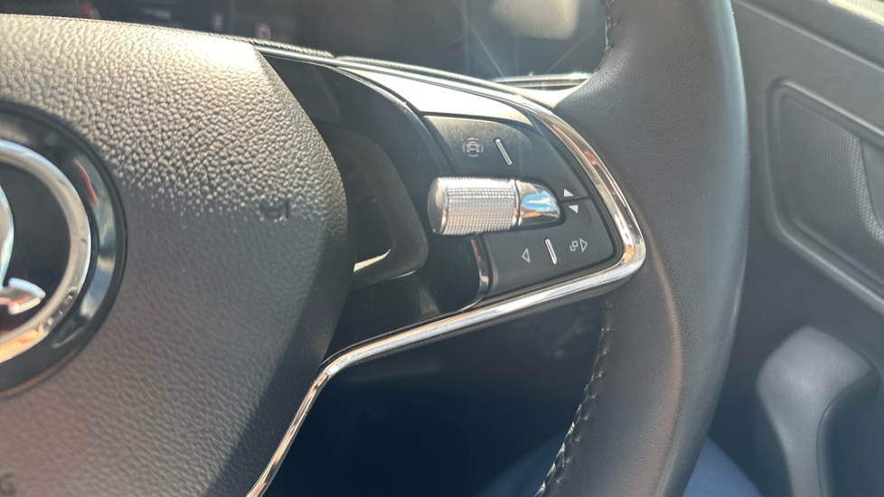 Skoda Karoq 1.5 TSI SE Drive 5dr DSG Petrol Estate - Image 32