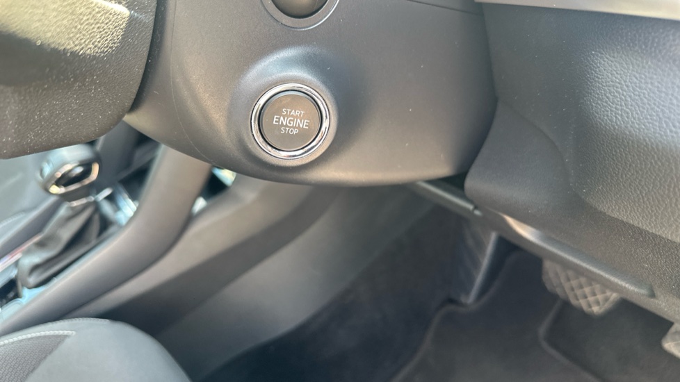 Skoda Karoq 1.5 TSI SE Drive 5dr DSG Petrol Estate - Image 34