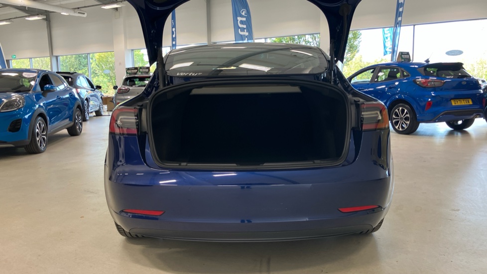 Tesla Model 3 Long Range AWD 4dr Auto Electric Saloon - Image 4