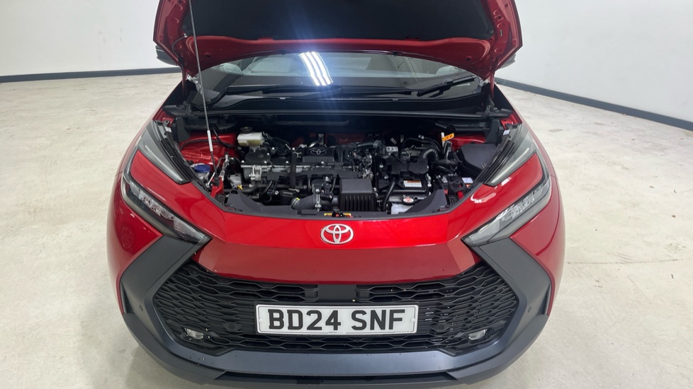 Toyota C-HR 1.8 Hybrid Design 5dr CVT Hybrid Hatchback - Image 8