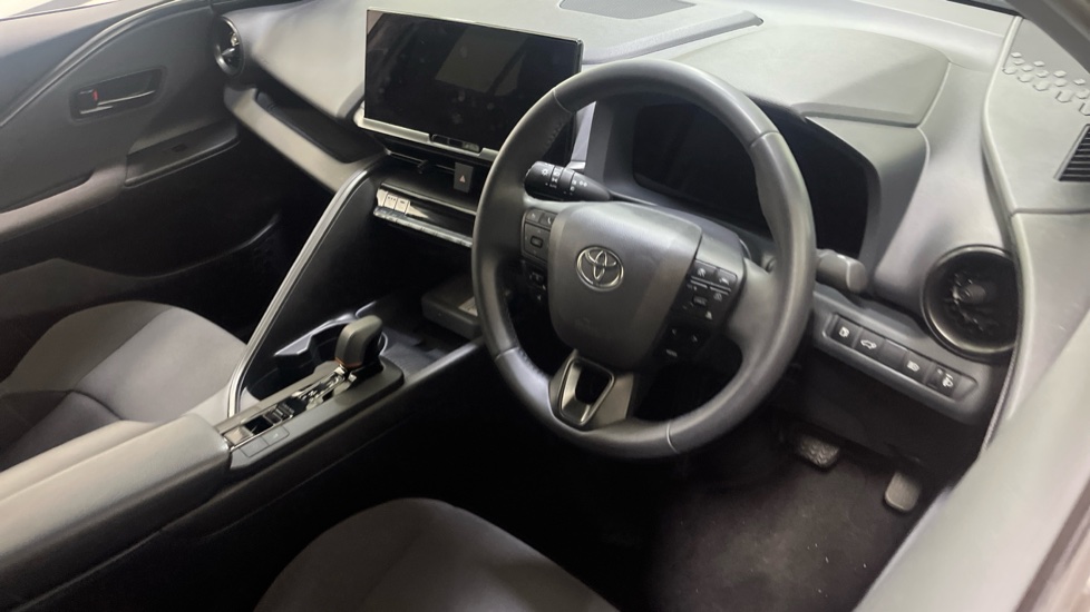 Toyota C-HR 1.8 Hybrid Design 5dr CVT Hybrid Hatchback - Image 11