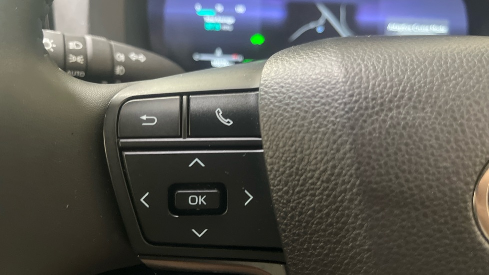 Toyota C-HR 1.8 Hybrid Design 5dr CVT Hybrid Hatchback - Image 21