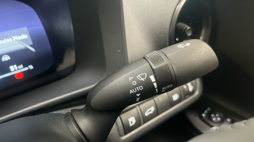 Toyota C-HR 1.8 Hybrid Design 5dr CVT Hybrid Hatchback - Image 27