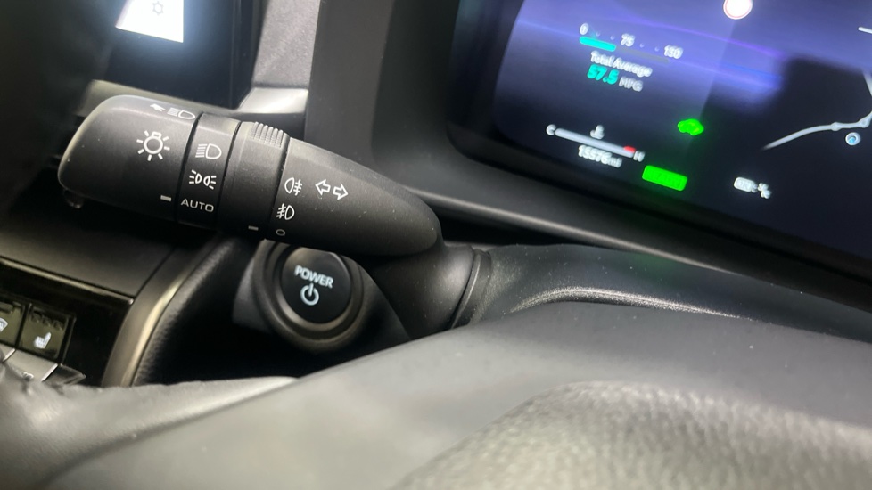 Toyota C-HR 1.8 Hybrid Design 5dr CVT Hybrid Hatchback - Image 28