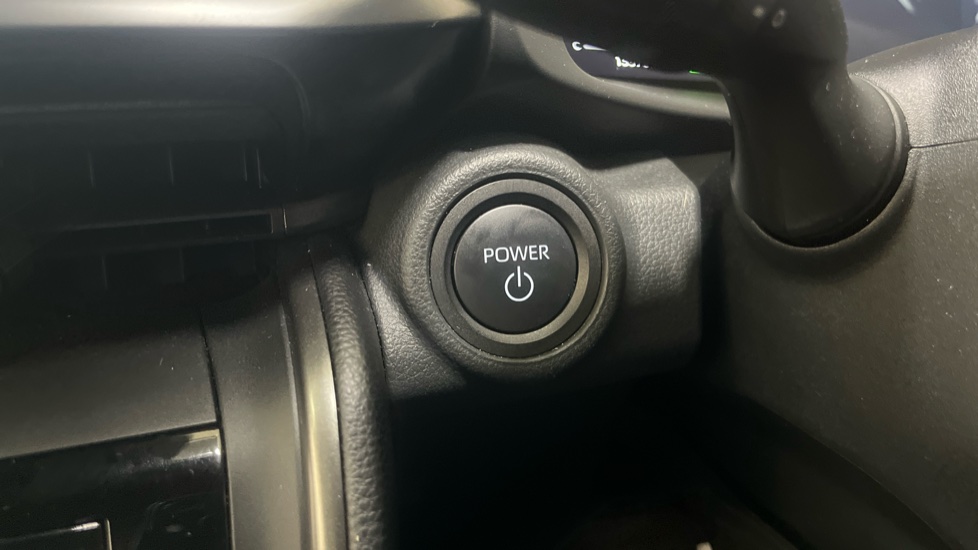 Toyota C-HR 1.8 Hybrid Design 5dr CVT Hybrid Hatchback - Image 29