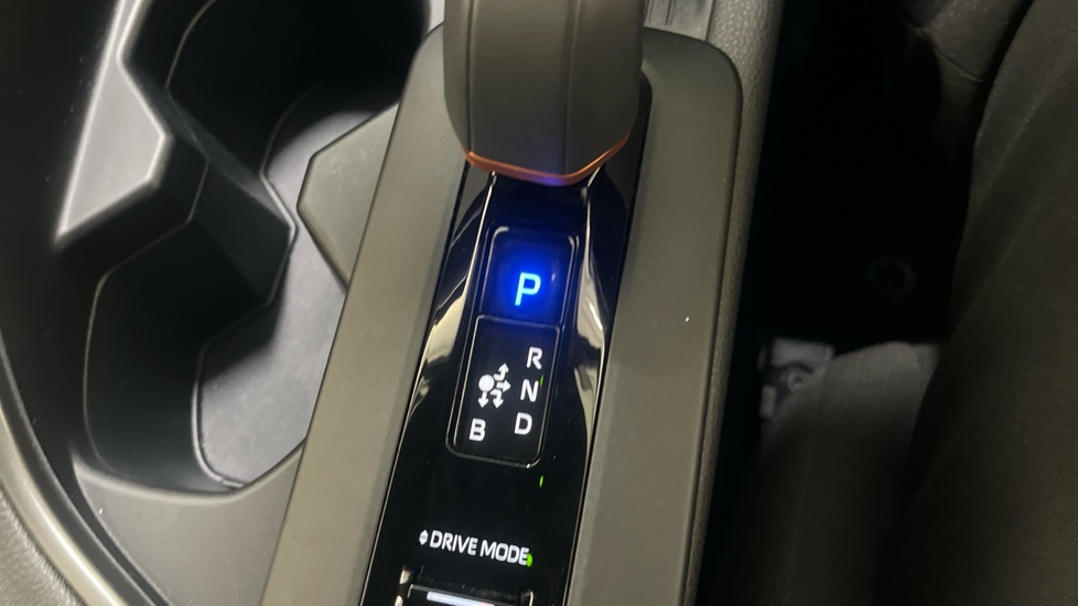 Toyota C-HR 1.8 Hybrid Design 5dr CVT Hybrid Hatchback - Image 37