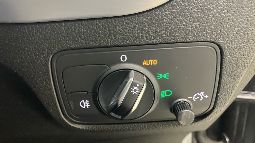 Audi Q2 35 TFSI S Line 5dr Petrol Estate - Image 23