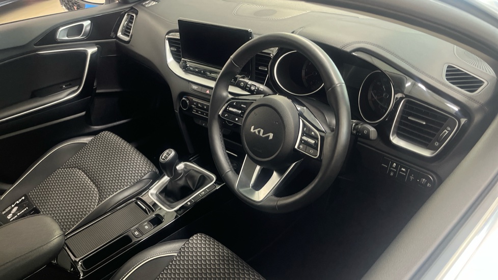 Kia Xceed 1.5T GDi ISG 138 3 5dr Petrol Hatchback - Image 11