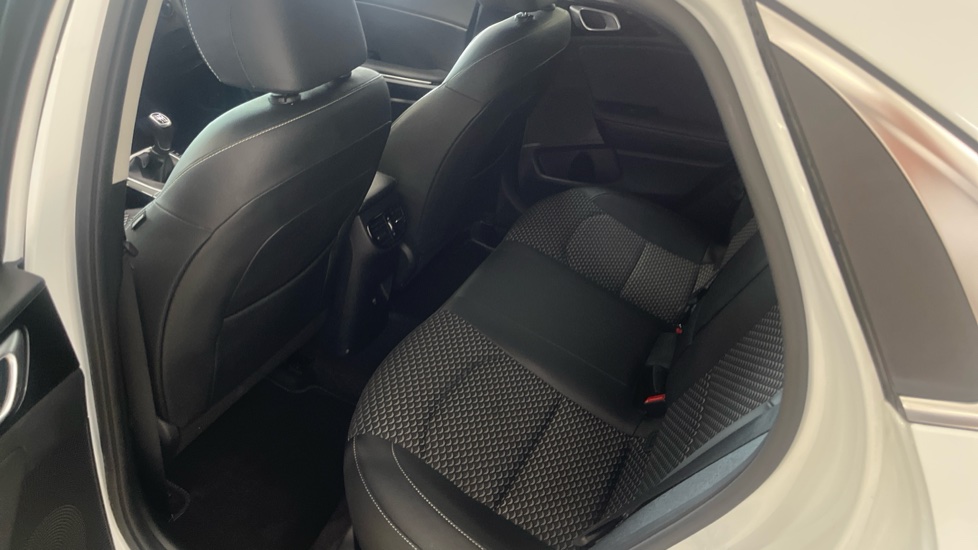 Kia Xceed 1.5T GDi ISG 138 3 5dr Petrol Hatchback - Image 16